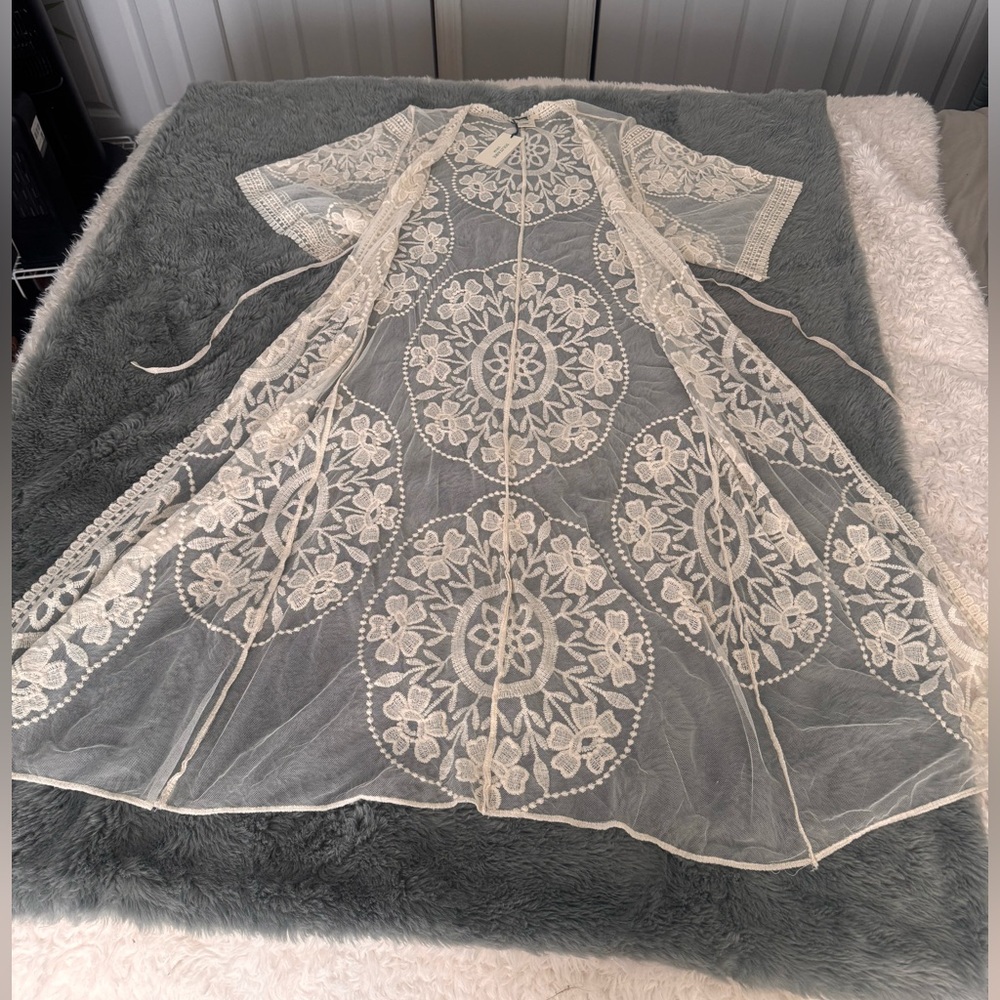 Solitaire Swim Ivory Lace Kimono CoverUp NWT - Picture 9 of 9